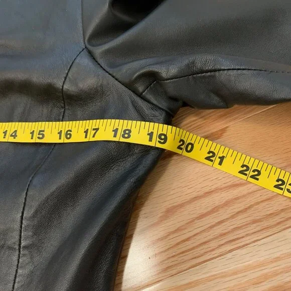 EUC CACHE 3/4 SLEEVE RUSCHED CROPPED LEATHER JACKET - Picture 8 of 8